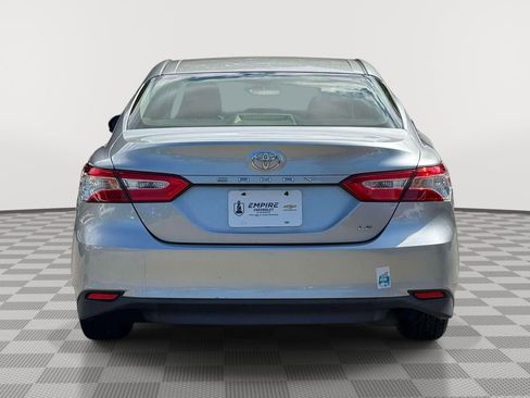Used 2018 Toyota Camry LE FWD image 6