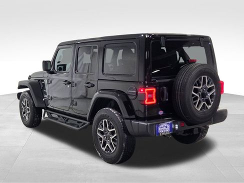 Used 2024 Jeep Wrangler Sahara image 20