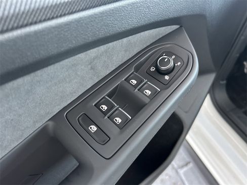 New 2026 Volkswagen GTI SE image 13