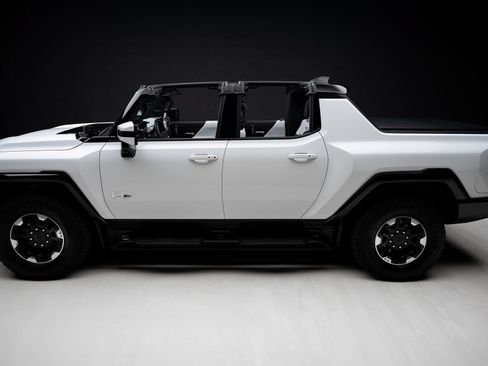 Used 2022 GMC Hummer EV Edition 1 w/ LPO, Illumination Package AWD/4WD image 19