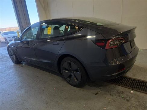 Used 2023 Tesla Model 3 Standard Range image 4