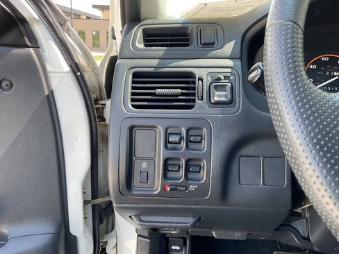 Used 2001 Honda CR-V LX image 16