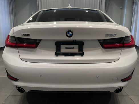 Used 2019 BMW 330i xDrive Sedan w/ Convenience Package AWD/4WD image 5