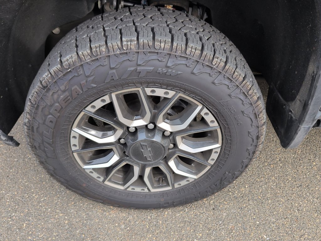 Used 2024 Chevrolet Silverado 2500 High Country w/ High Country Premium Package AWD/4WD image 12