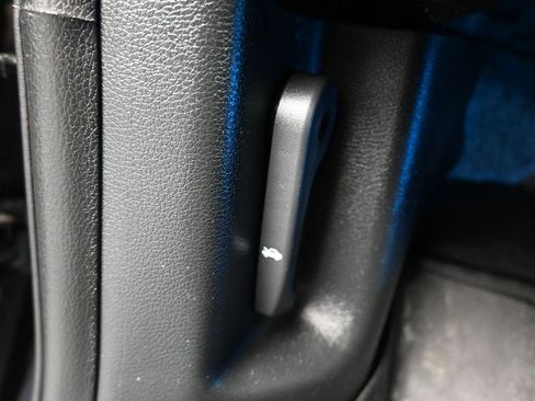 Used 2022 Kia Telluride LX image 27