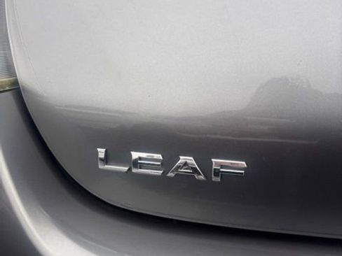 Used 2015 Nissan Leaf S image 10