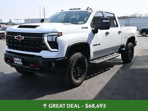 Used 2024 Chevrolet Silverado 2500 ZR2 w/ Technology Package AWD/4WD image 11