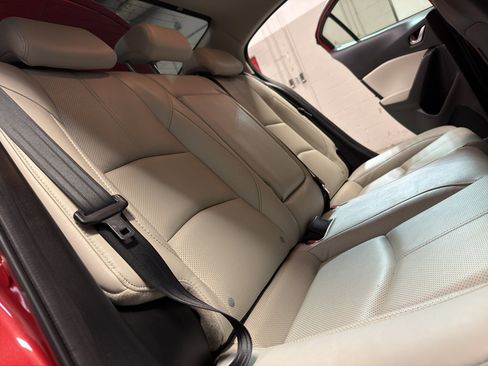 Used 2018 MAZDA MAZDA3 Grand Touring w/ Premium Equipment Package image 25