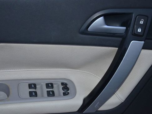 Used 2012 Volvo C70 T5 image 32