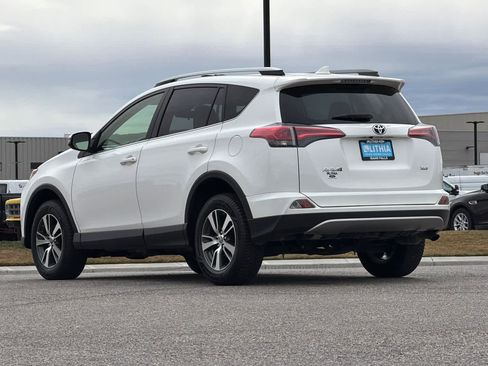 Used 2018 Toyota RAV4 XLE image 6