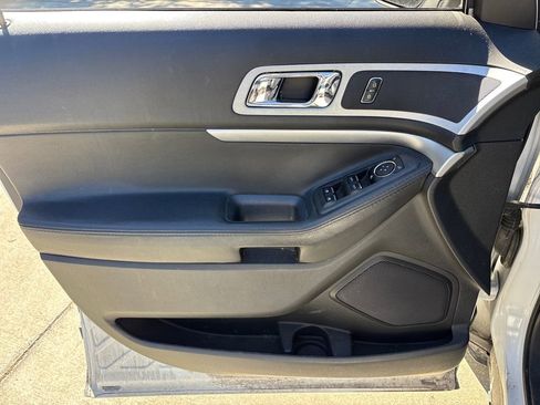Used 2014 Ford Explorer XLT w/ Equipment Group 202A image 17