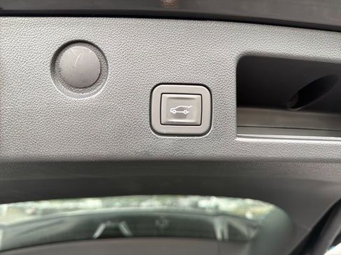 Used 2025 Chevrolet Equinox LT w/ Convenience Package II FWD image 27