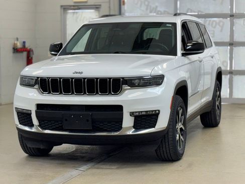 Used 2023 Jeep Grand Cherokee L Limited w/ Rear Seat Video Group I image 3