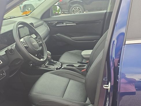 Used 2024 Kia Seltos EX FWD image 15