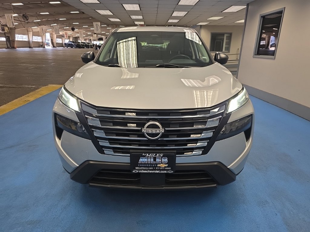Used 2024 Nissan Rogue S AWD/4WD image 8