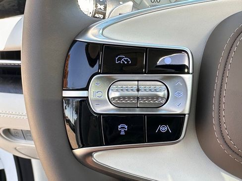 Used 2025 Genesis G90 3.5T image 30