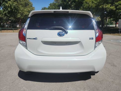 Used 2016 Toyota Prius C One FWD image 6
