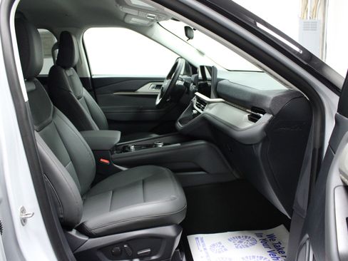New 2026 Ford Explorer Active w/ Active Comfort Package image 17