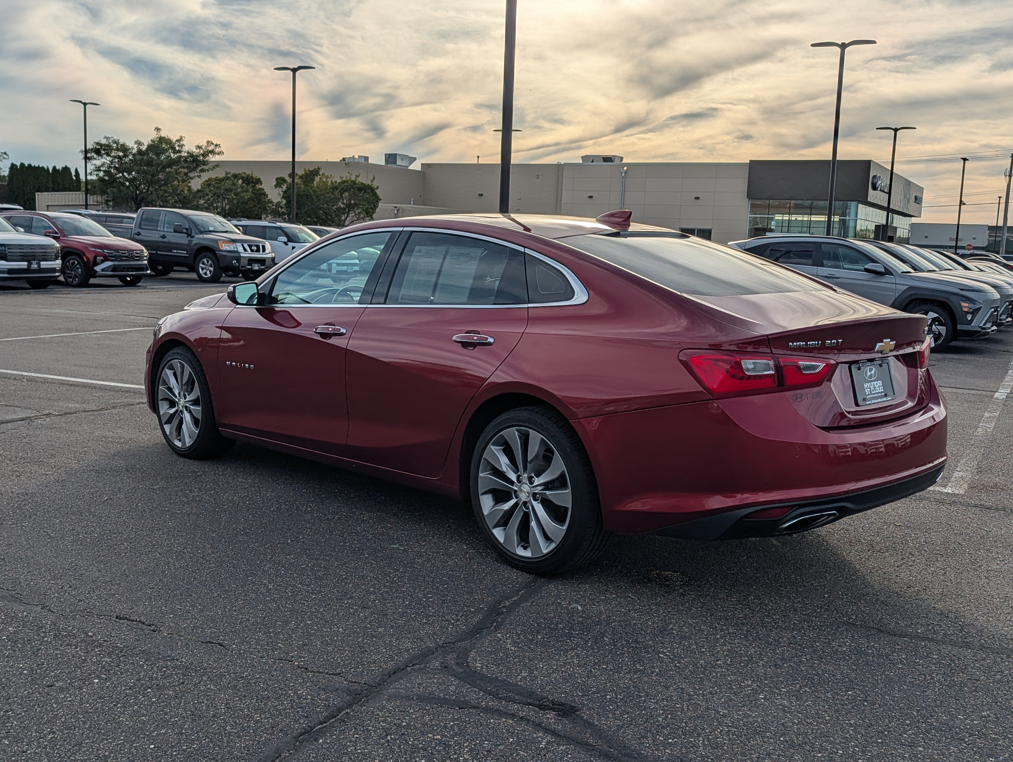 Used 2018 Chevrolet Malibu Premier w/ Premier Sun and Wheel Package FWD image 3