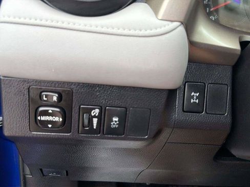 Used 2015 Toyota RAV4 XLE AWD/4WD image 27