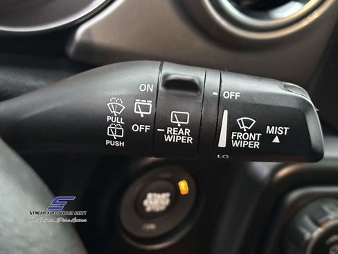 Used 2021 Jeep Wrangler Unlimited Sahara w/ Uconnect 4C Nav & Sound Group image 28