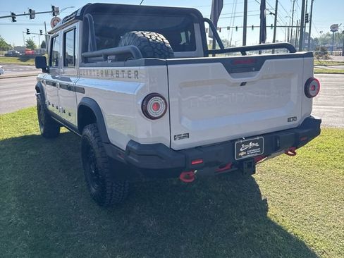 Used 2025 INEOS Grenadier image 8