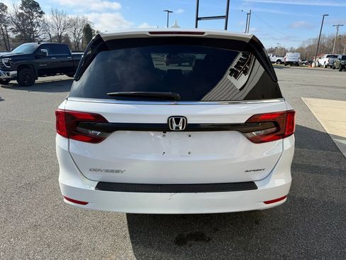 Used 2024 Honda Odyssey Sport image 6