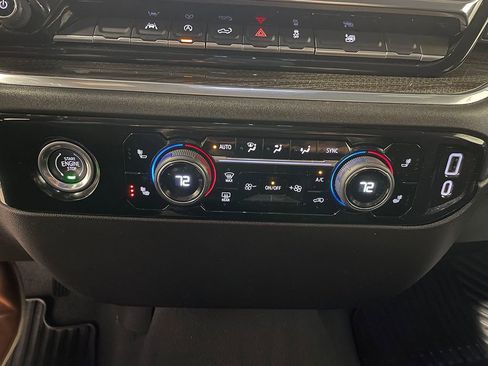 Used 2022 Chevrolet Silverado 1500 RST AWD/4WD image 40