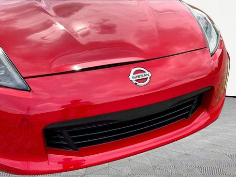 Used 2017 Nissan 370Z Coupe RWD image 23