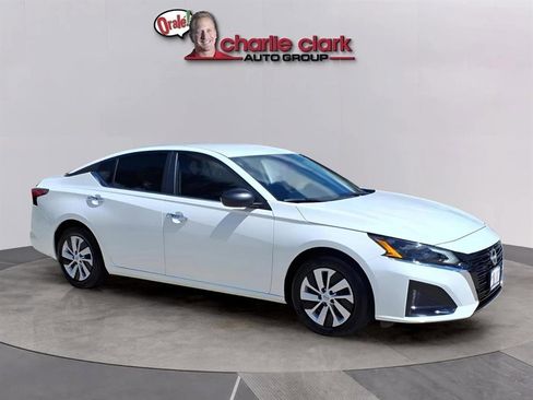 Used 2025 Nissan Altima 2.5 S image 7