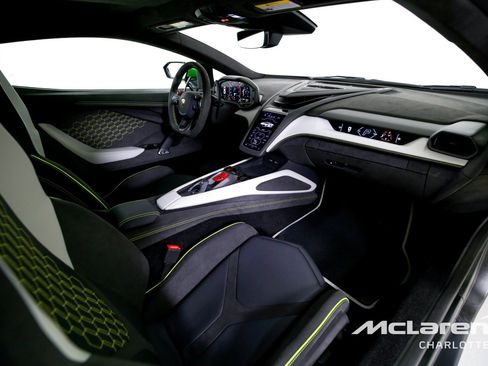 Used 2024 Lamborghini Revuelto AWD/4WD image 19