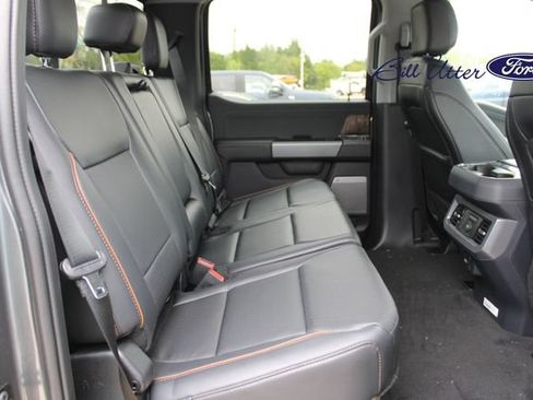 New 2026 Ford F250 Lariat w/ Black Appearance Package AWD/4WD image 9