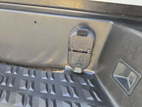 Used 2018 Nissan Titan XD image 60