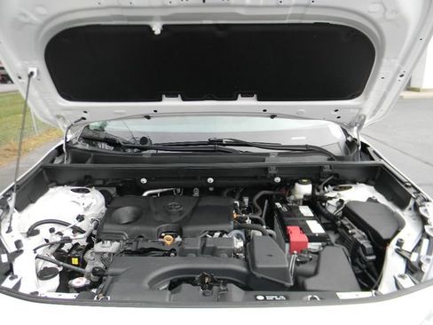 Used 2024 Toyota RAV4 LE AWD/4WD image 7