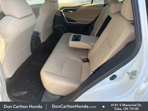 Used 2020 Toyota RAV4 XLE w/ Convenience Package FWD image 13