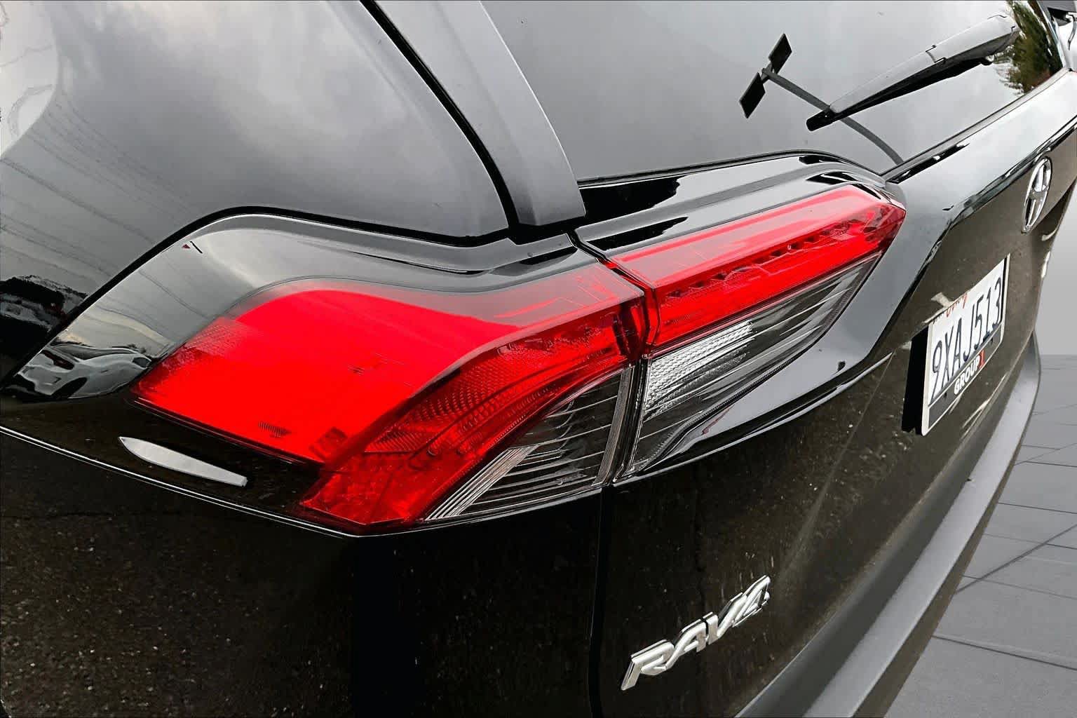 Certified 2025 Toyota RAV4 XLE AWD/4WD image 28
