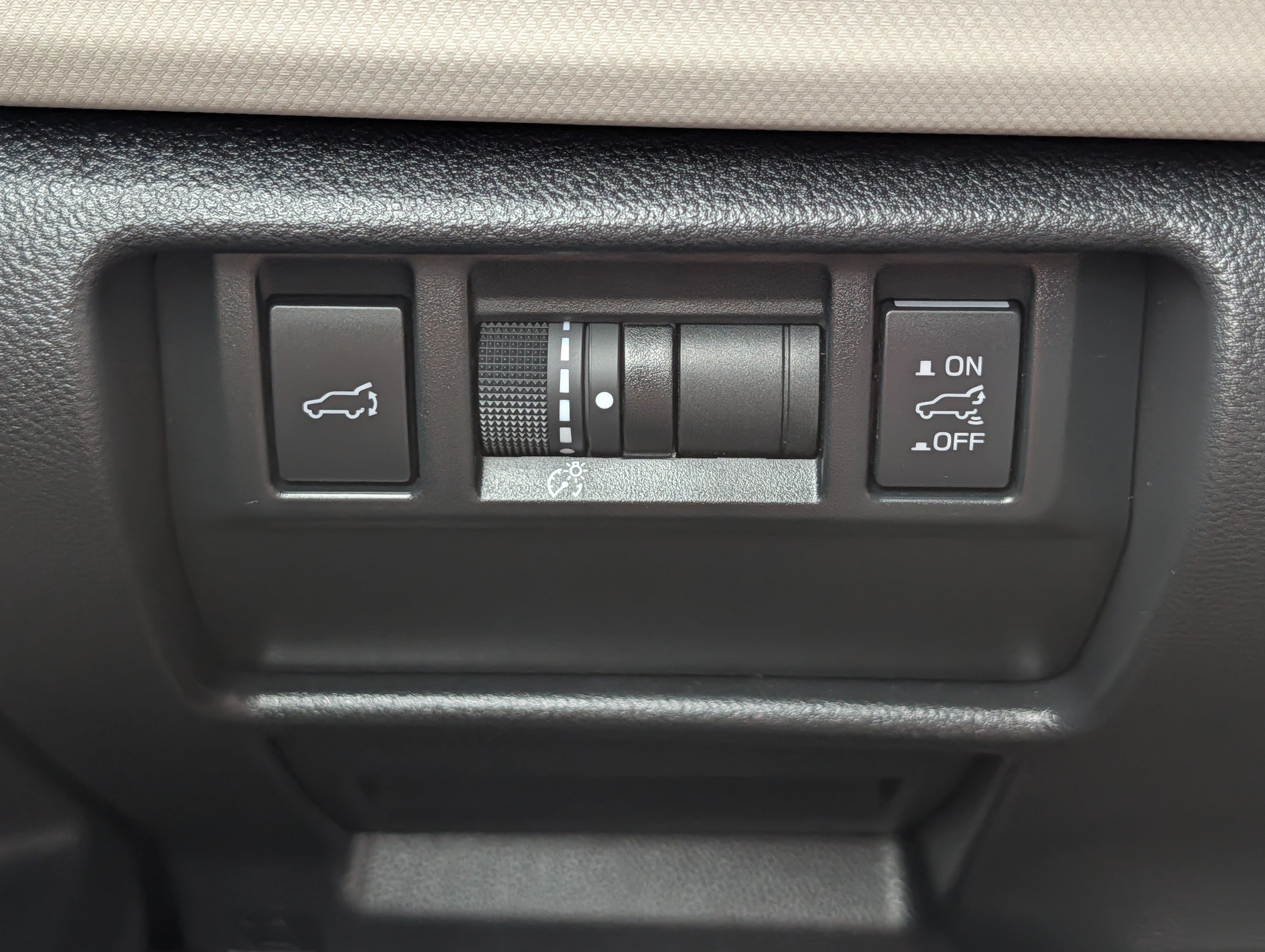 Certified 2025 Subaru Forester Premium AWD/4WD image 26