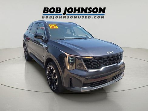 Used 2025 Kia Sorento X-Line EX AWD/4WD image 1