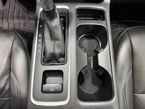 Used 2017 Ford Escape Titanium image 14