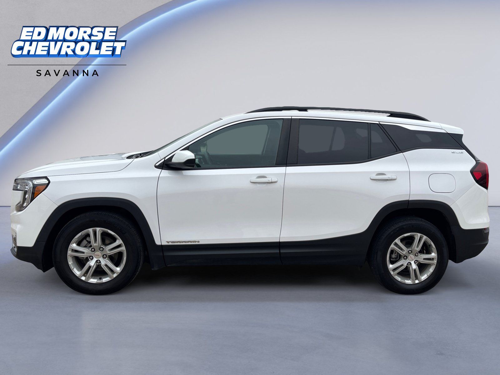 Used 2022 GMC Terrain SLE w/ Driver Convenience Package FWD image 2