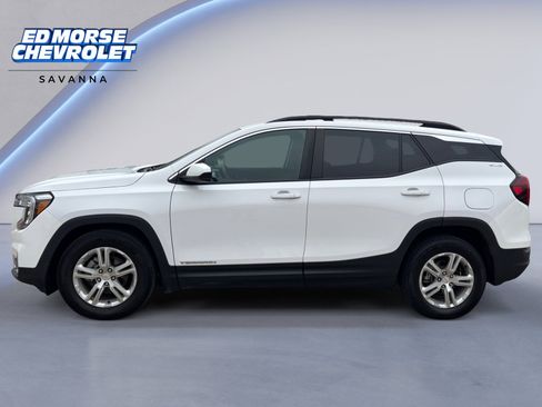 Used 2022 GMC Terrain SLE w/ Driver Convenience Package image 2