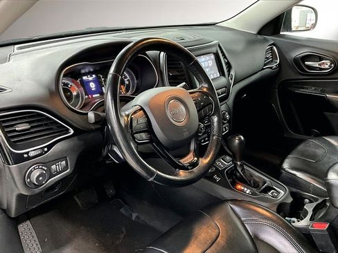 Used 2021 Jeep Cherokee Latitude Plus image 18