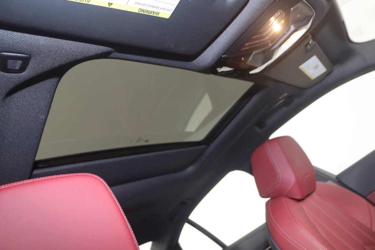 Used 2024 BMW i5 eDrive40i w/ Convenience Package RWD image 12