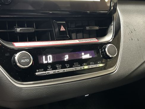 Used 2026 Toyota Corolla SE FWD image 24