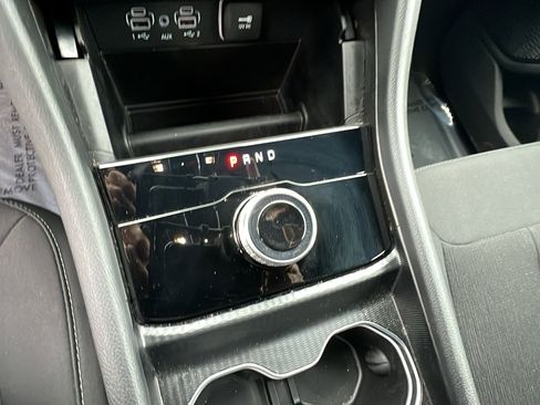 Used 2024 Jeep Grand Cherokee Laredo w/ Trailer Tow Package image 30