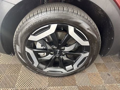 Certified 2024 Kia Telluride S w/ S Sunroof Package image 31