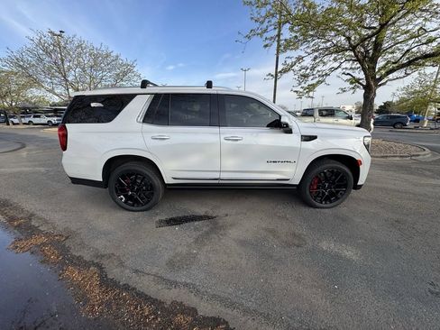Used 2023 GMC Yukon Denali Ultimate AWD/4WD image 3