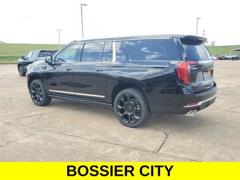 New 2026 GMC Yukon XL Denali w/ Denali Reserve Package image 4