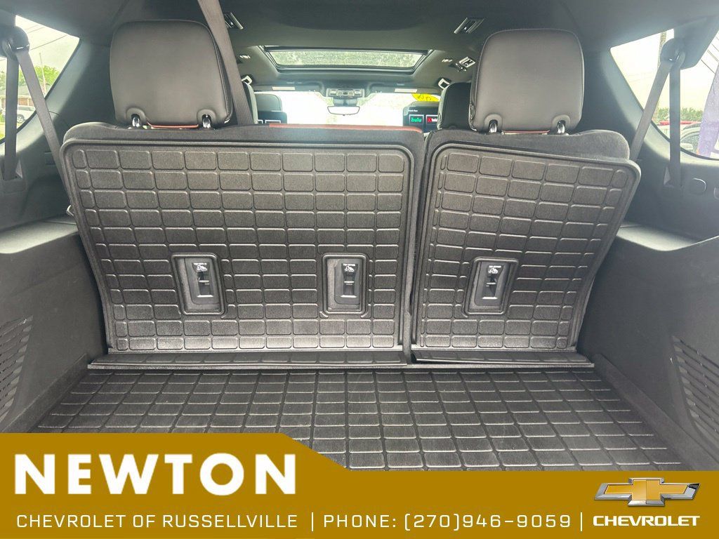 Used 2024 GMC Yukon XL Denali Ultimate AWD/4WD image 43