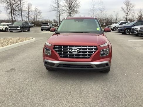 Certified 2023 Hyundai Venue SEL image 2